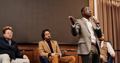 Stratégie commerciale : comment maximiser vos ventes et fidéliser vos clients