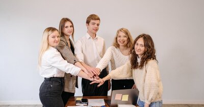 Entreprises et port du voile : où trouver un emploi sans contrainte ?