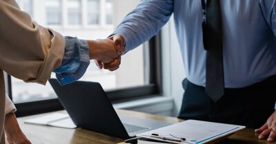 Travailler en entreprise en étant mineur : est-ce possible ?