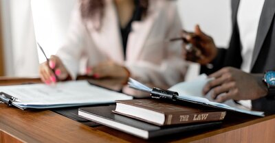 Droit des affaires : comprendre les enjeux juridiques pour les entreprises